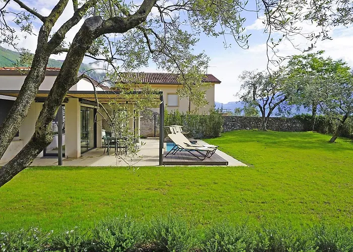 Pelaca 1931 Small Villa With Minipool