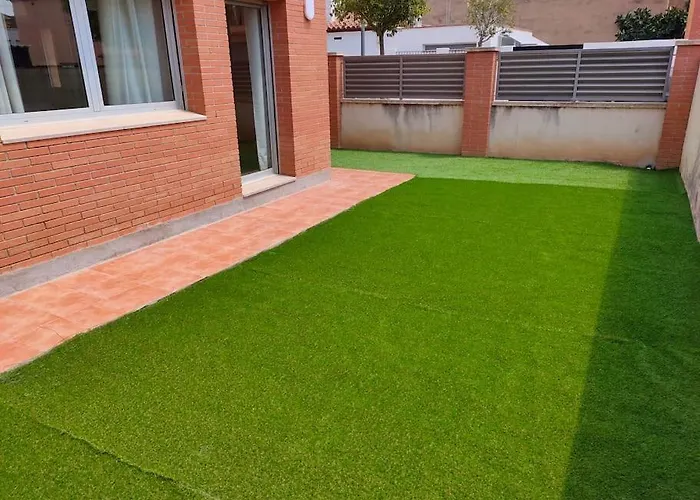 Chalet amplio con Jardín y zona barbacoa.