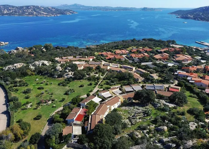 A12 - Villino Semi-Indipendente Su Tre Lati
