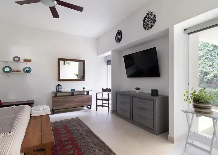 Welcome To Villa Cristy 3-Br 3 5-Wc In The La Floresta Area