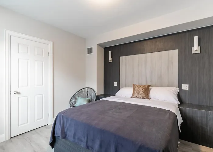 Beautiful Renovated Home 3 Mins Drive To Fall