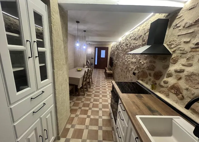 Casa Raquel Montanejos