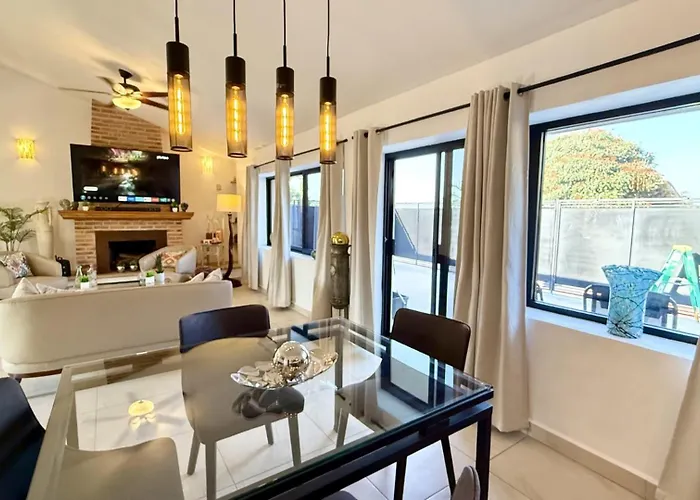 Luxurious 3-Bedroom Retreat In Ajijic - San Antonio- Walk To Everything