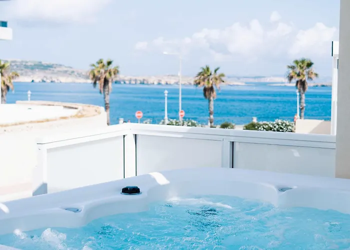 Stunning 4Br Villa With Heated Jacuzzi In St Paul'S Bay