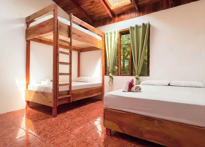 Ico Living Hostel