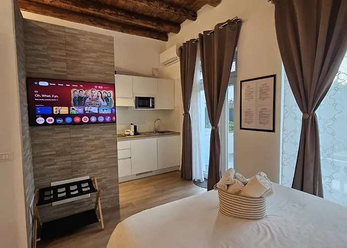 Junior Suite, Villa Joy Verona, Romantic, With Garden, Elegant Living Room, Near The City Center