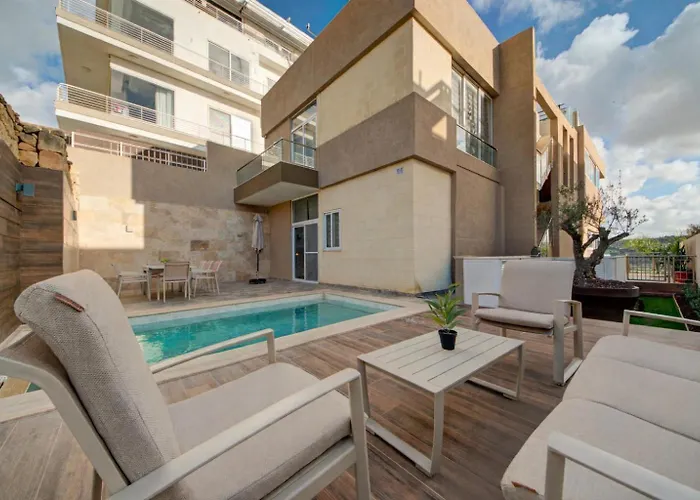 A 3Br Designer Home With Private Pool & Terrace By 360 Estates