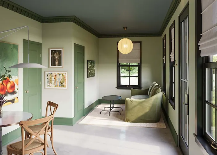 Wolfsbane - Upscale 2 Bedroom Villa At Petite Acres