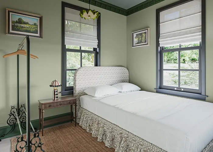 Larkspur - Upscale 2 Bedroom Villa At Petite Acres