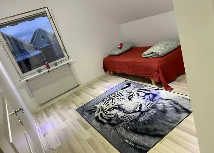 9 Rooms Two-Story House