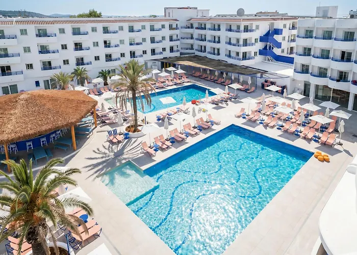 Coral Star Apartments