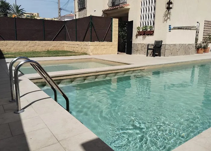 Chalet Puerto Marina Goya